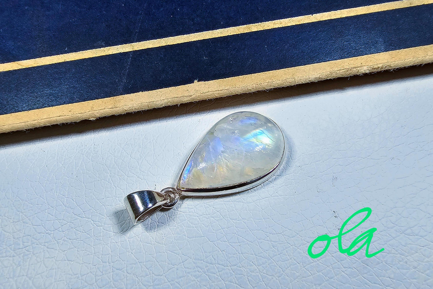 Silber Anhänger mit Mondstein