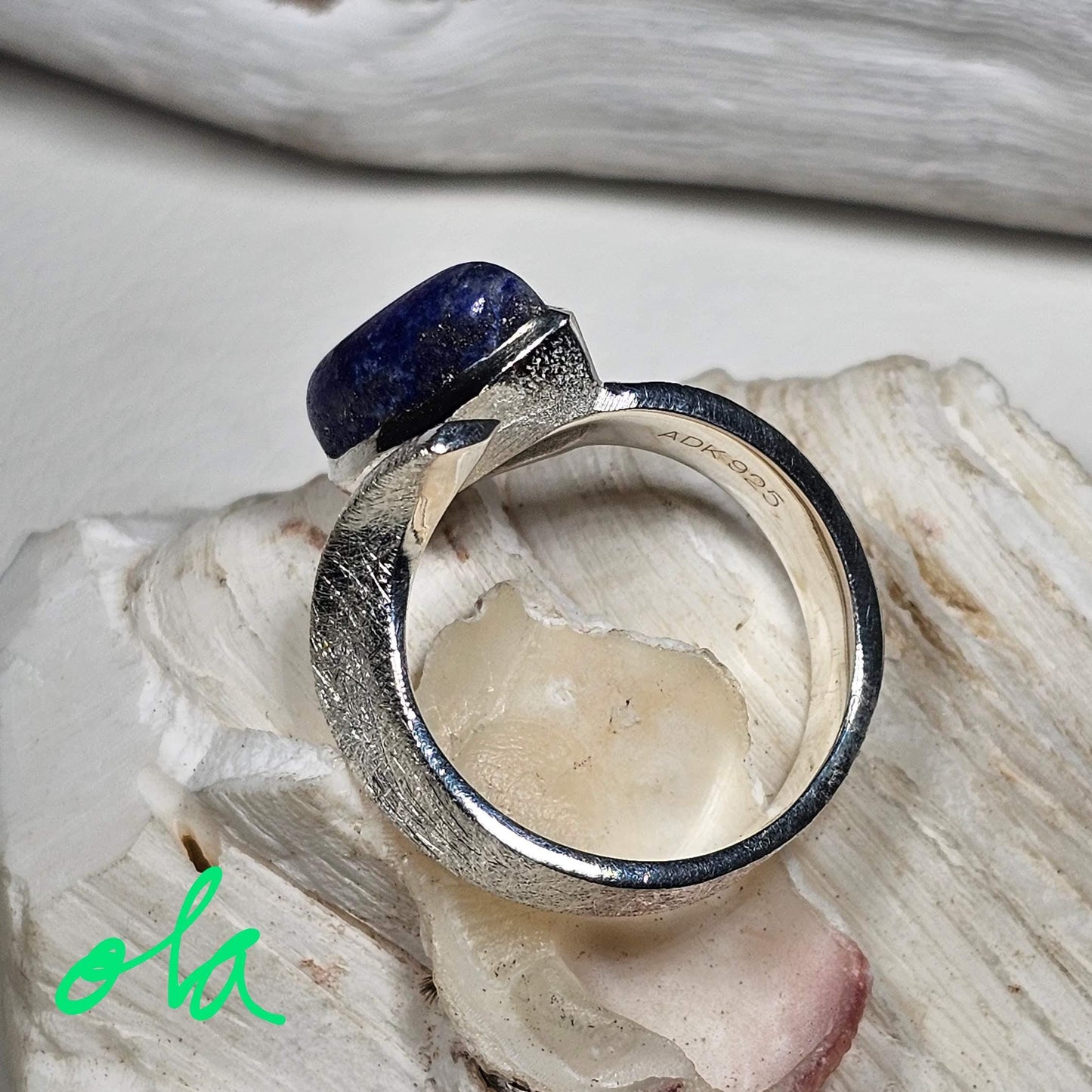 Silberring mit Lapislazuli