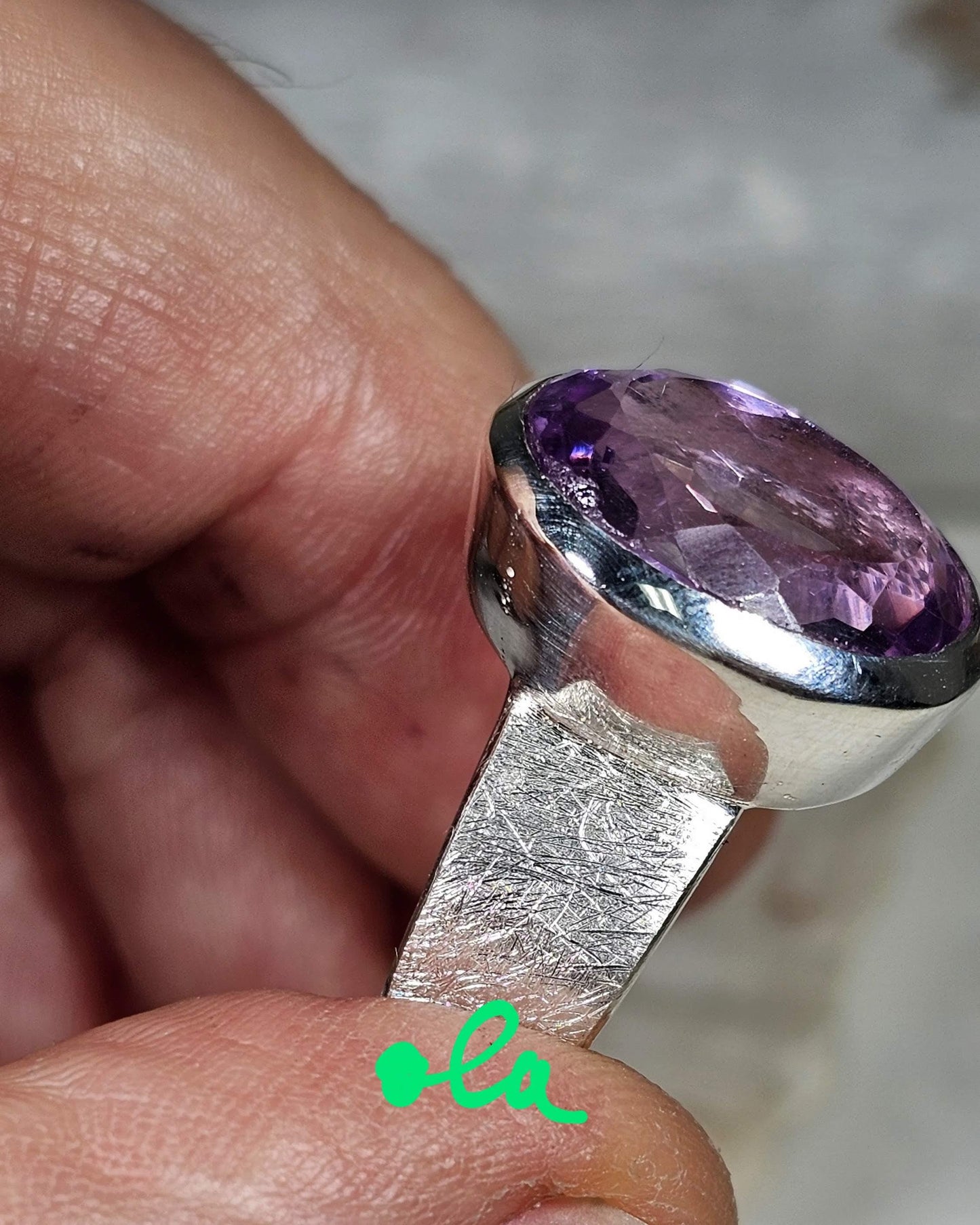 Handgefertigter Silberring mit Amethyst