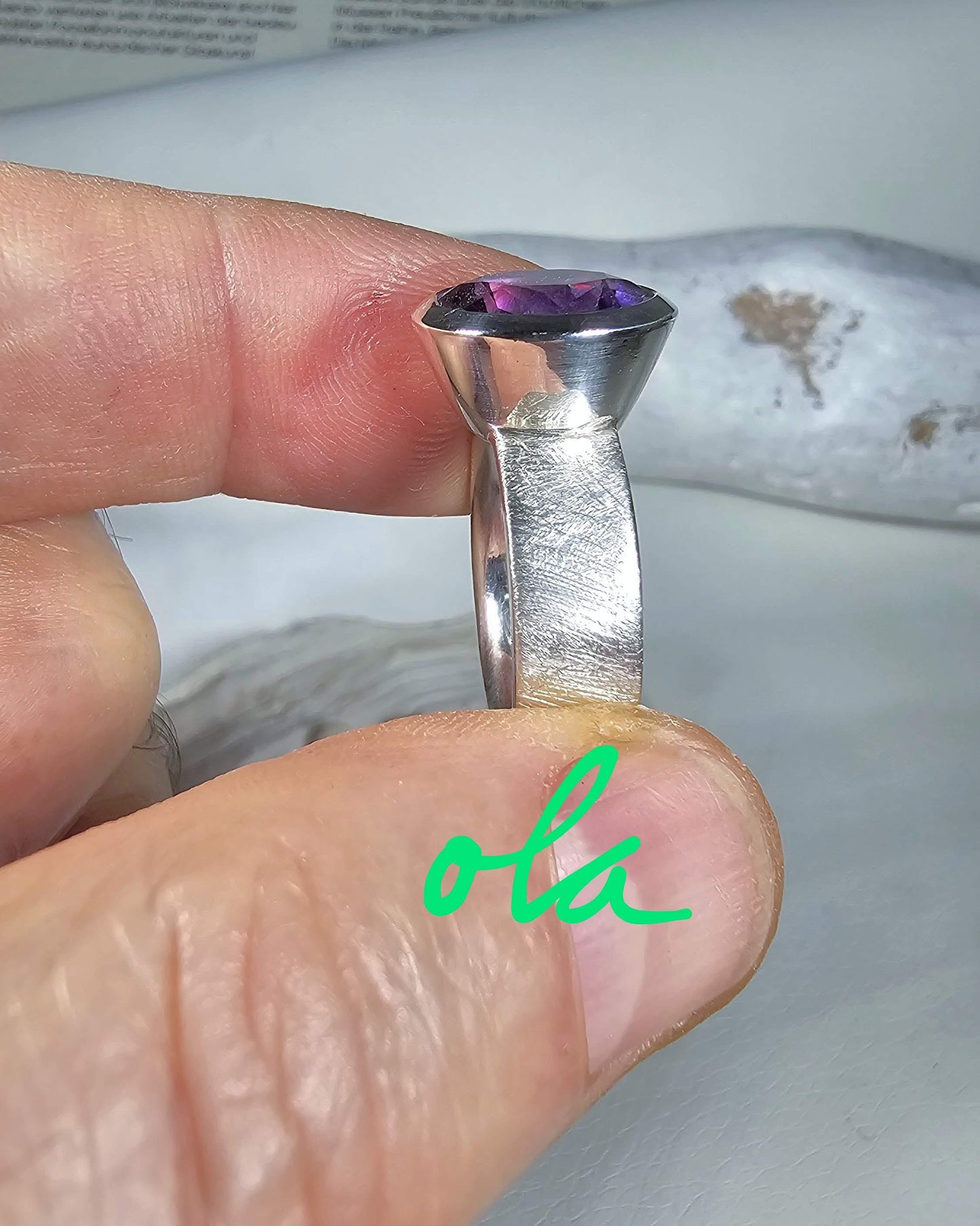Handgefertigter Silberring mit Amethyst