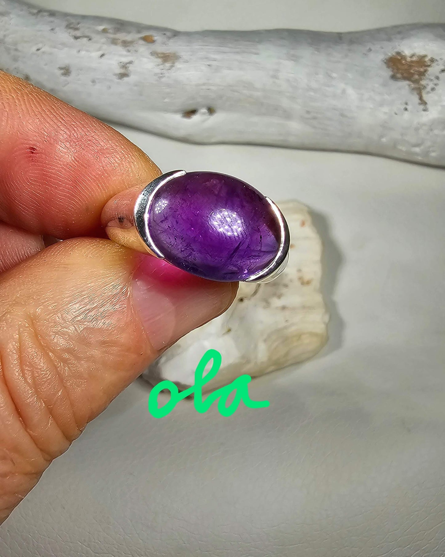 Handgefertigter Silberring mit Amethyst