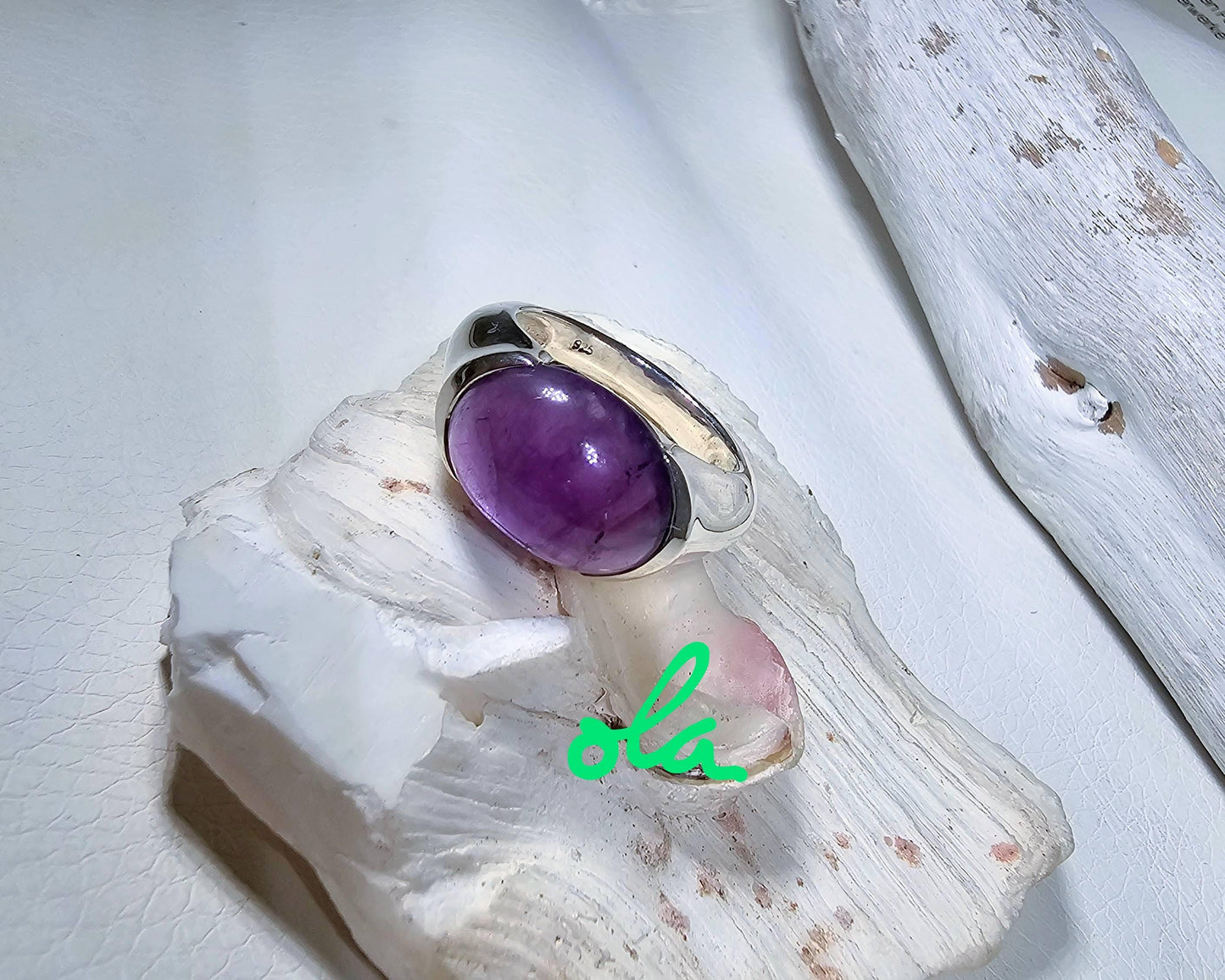 Handgefertigter Silberring mit Amethyst