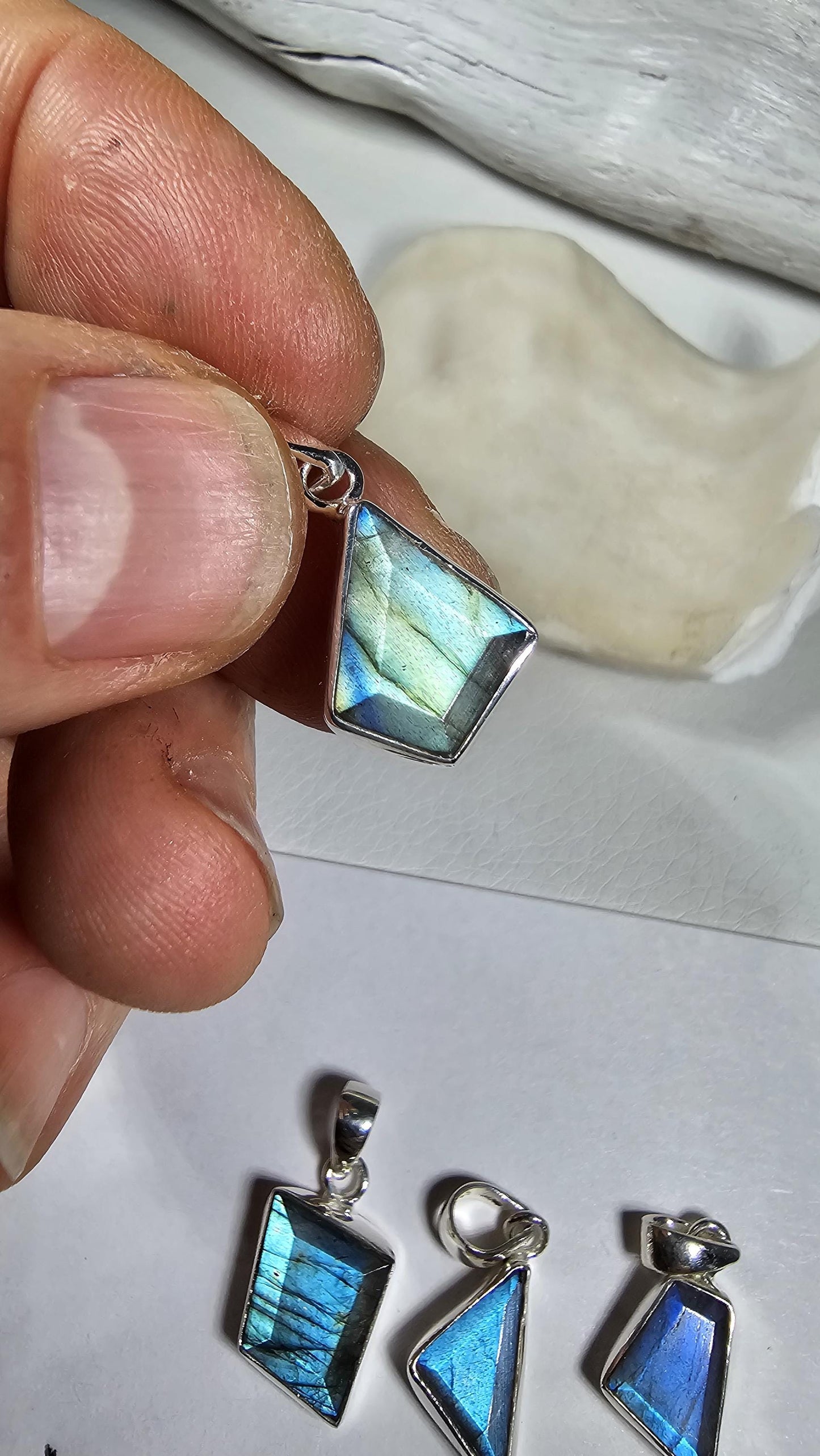 Labradorit Anhänger in 925 Silber gefasst
