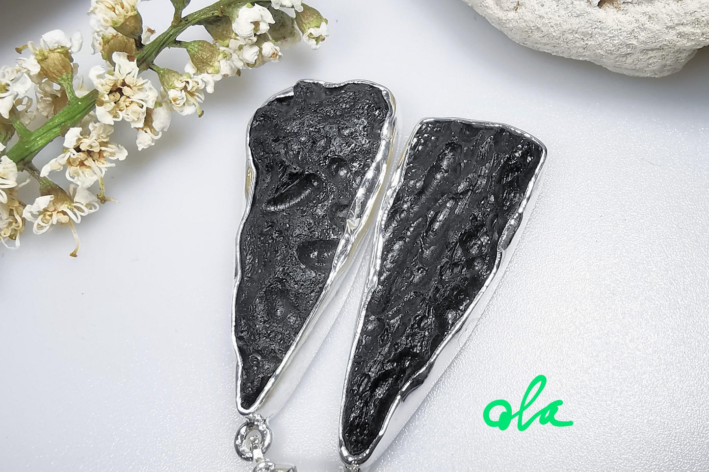 Ohrringe mit Tektit in 925 Silber gefasst
