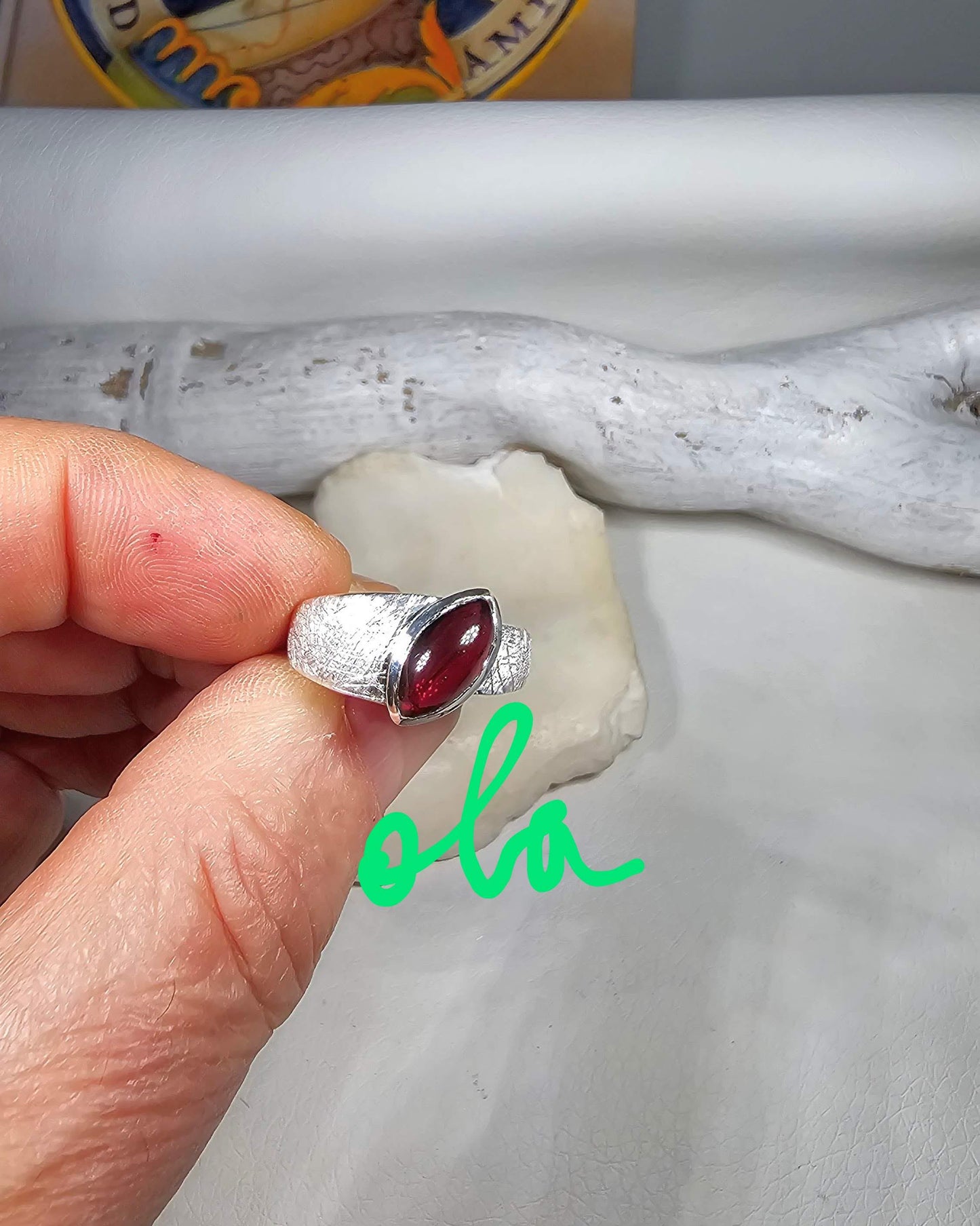 Ring mit Granat