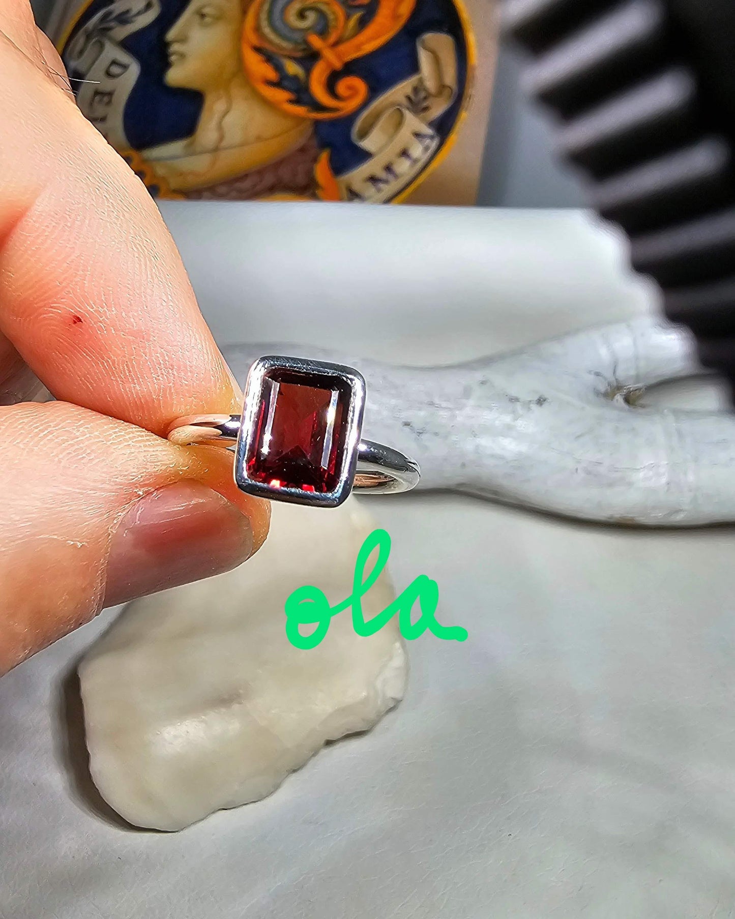 Ring mit Granat