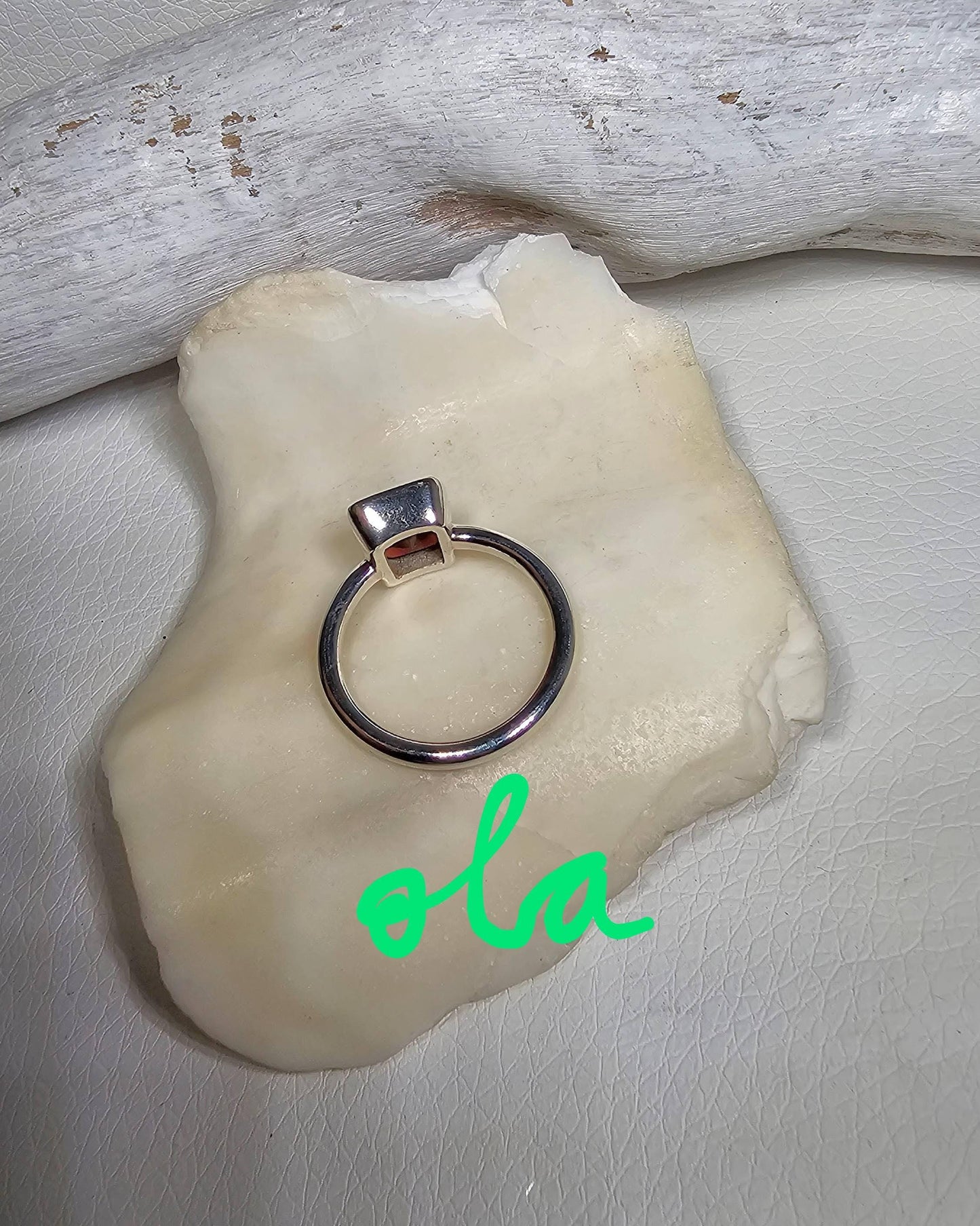 Ring mit Granat