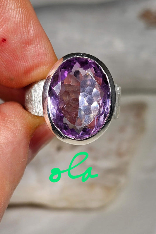 Handgefertigter Silberring mit Amethyst