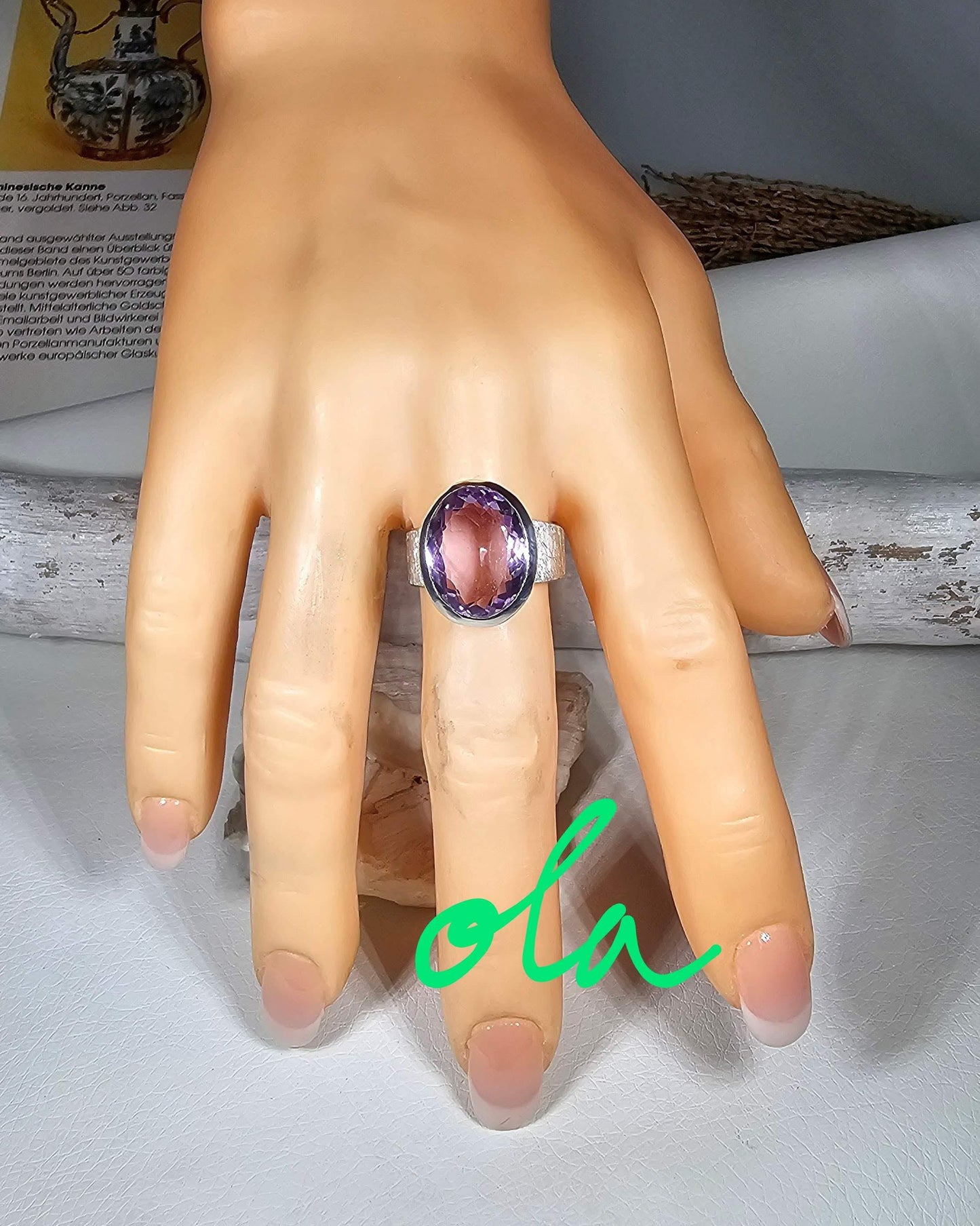 Handgefertigter Silberring mit Amethyst