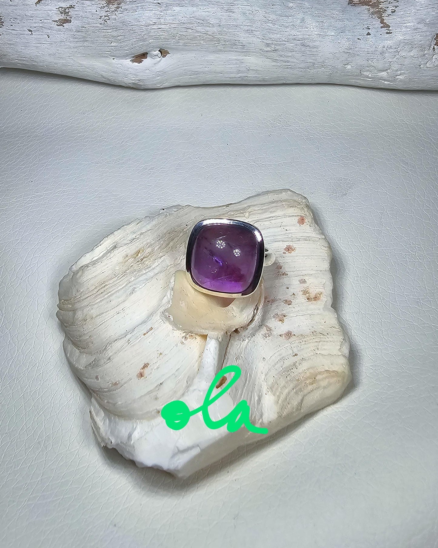 Handgefertigter Silberring mit Amethyst