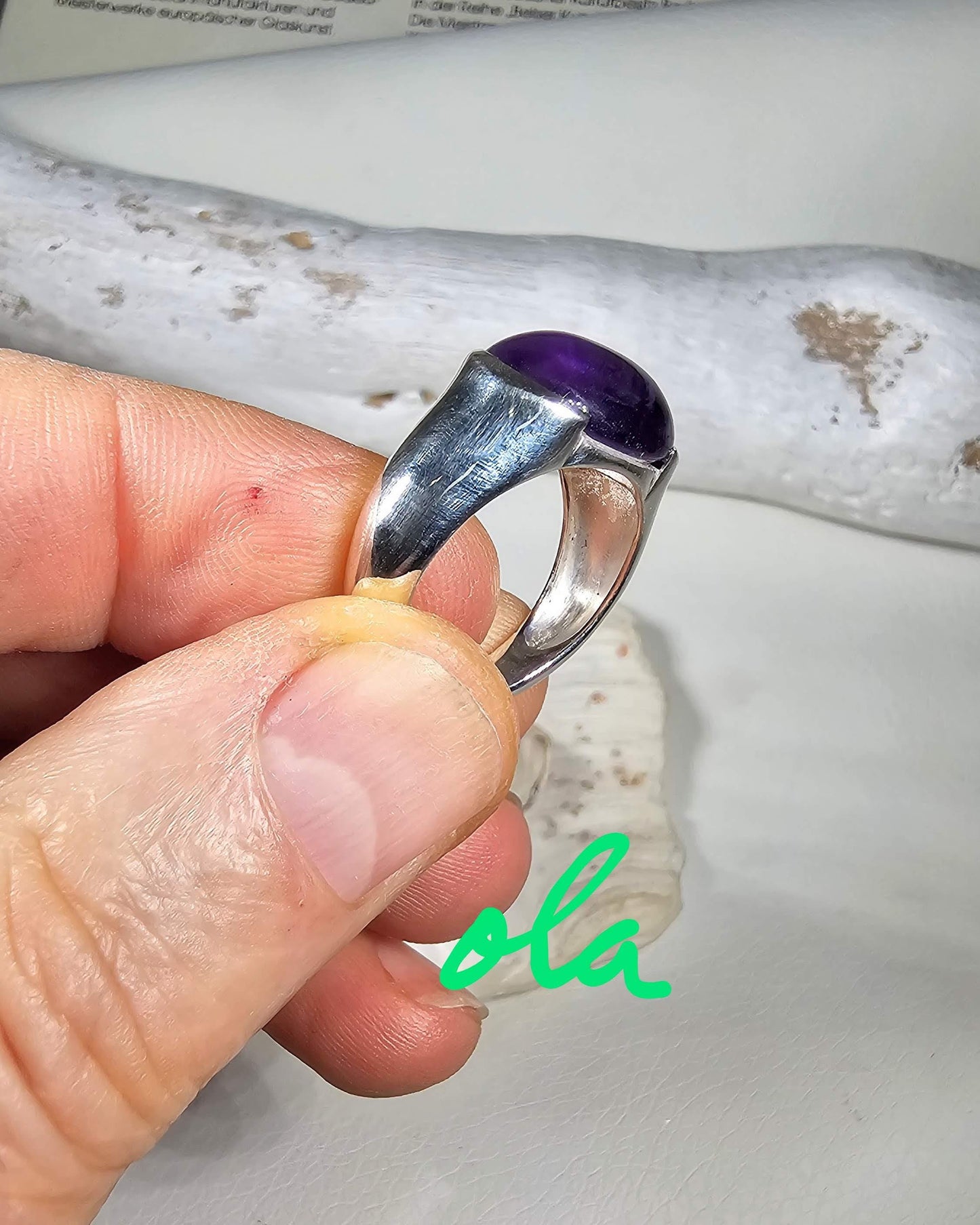 Handgefertigter Silberring mit Amethyst