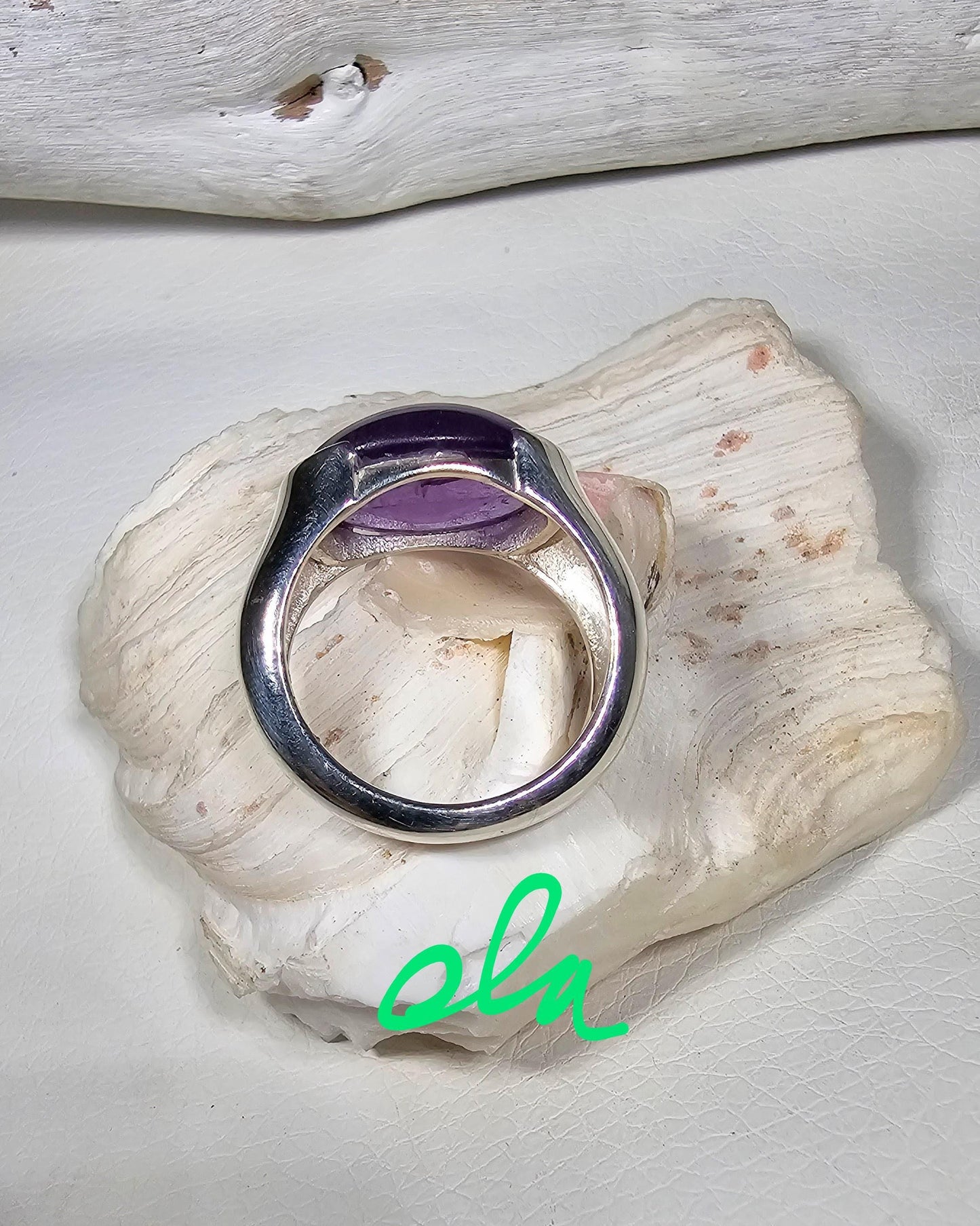 Handgefertigter Silberring mit Amethyst