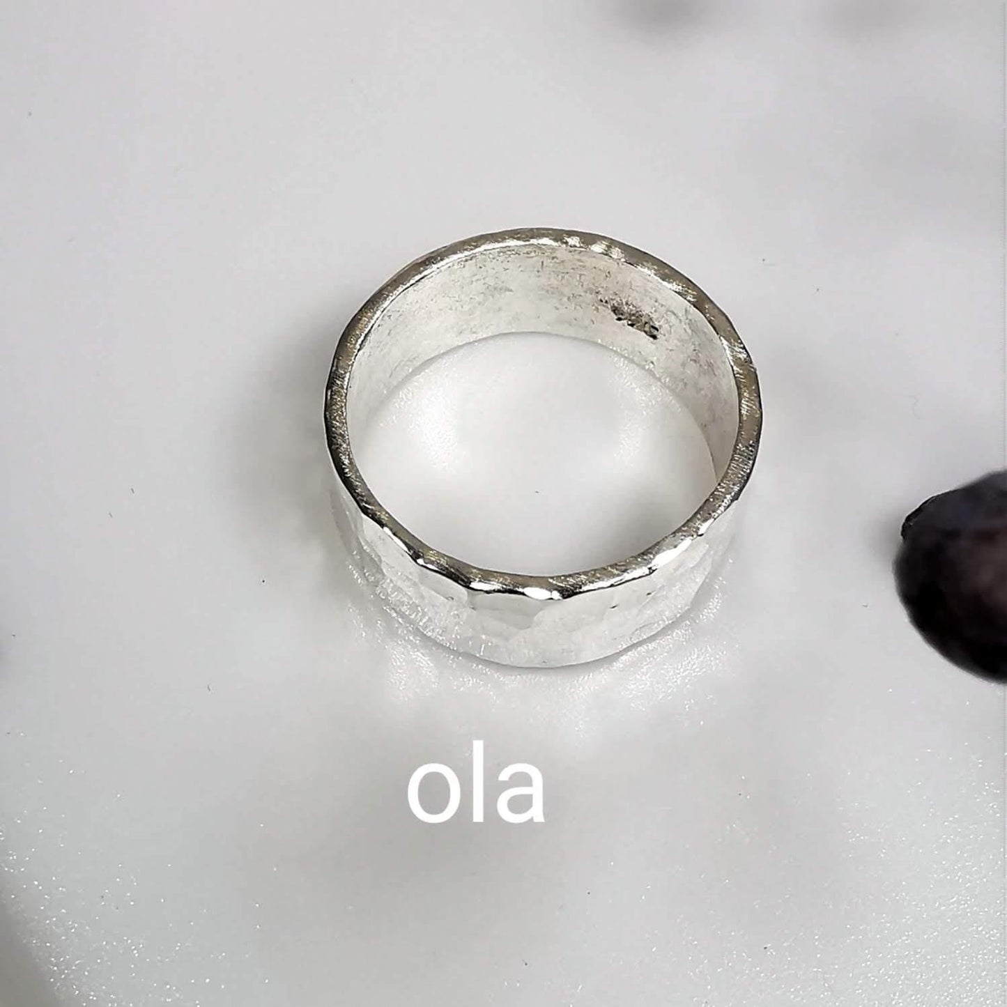 Ring aus 925 Silber gehämmert