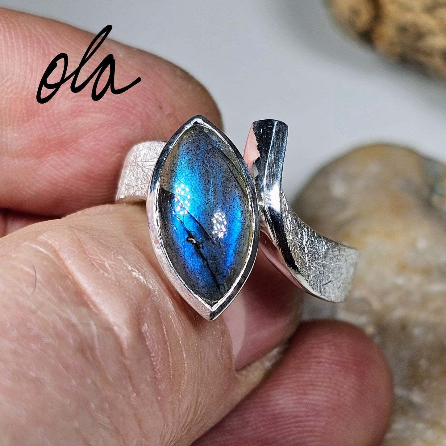 Labradorit-Ring in 925 Silber gefasst