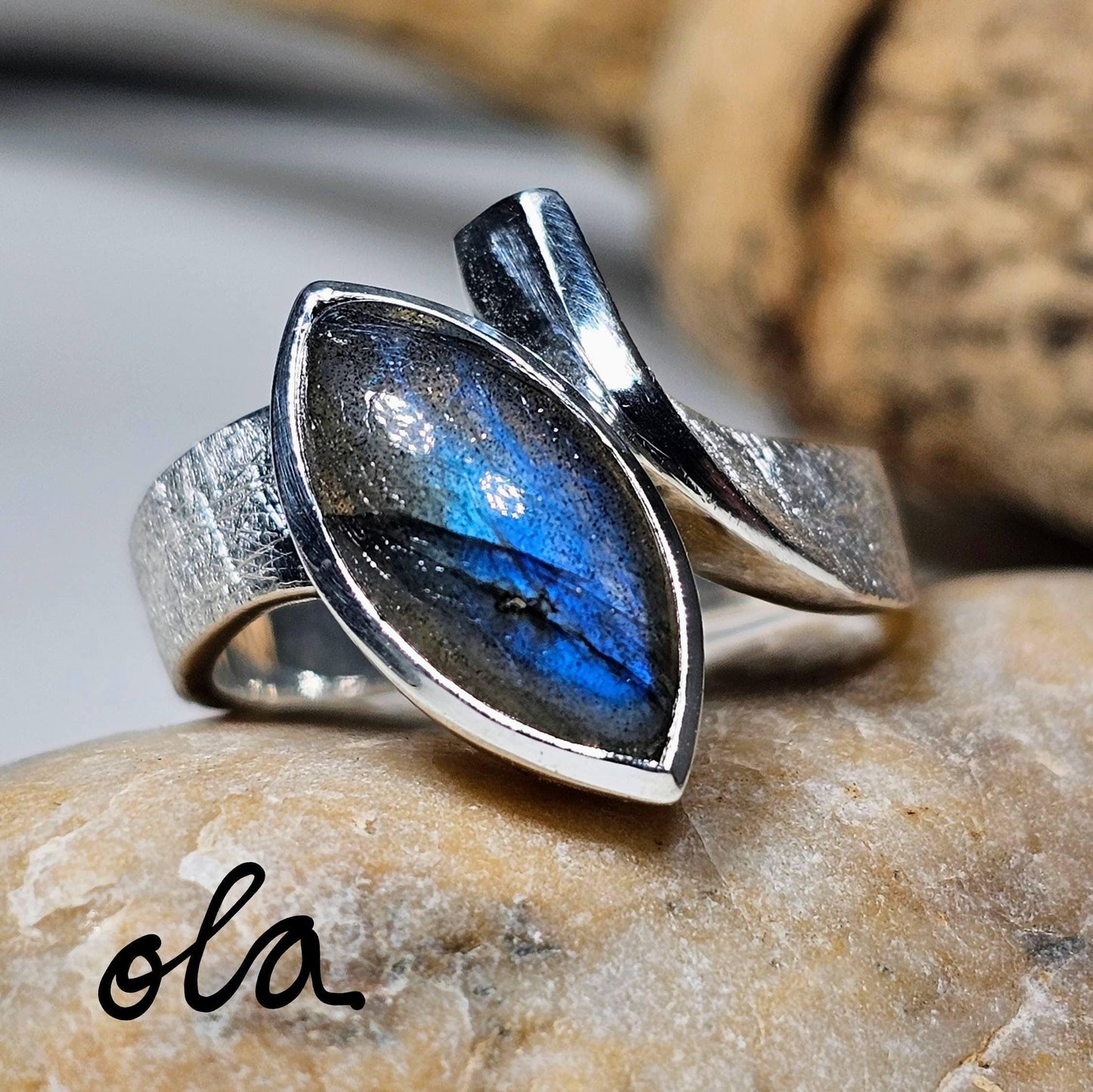 Labradorit-Ring in 925 Silber gefasst