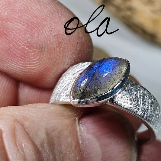 Labradorit-Ring in 925 Silber gefasst