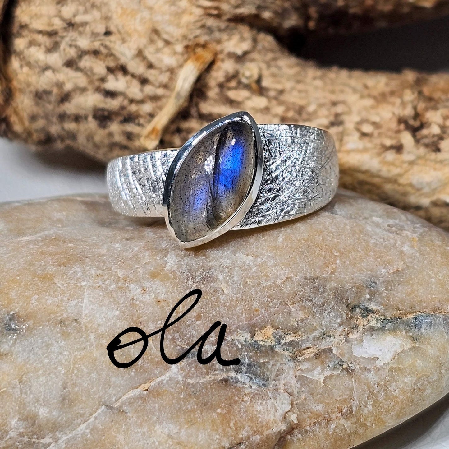 Labradorit-Ring in 925 Silber gefasst