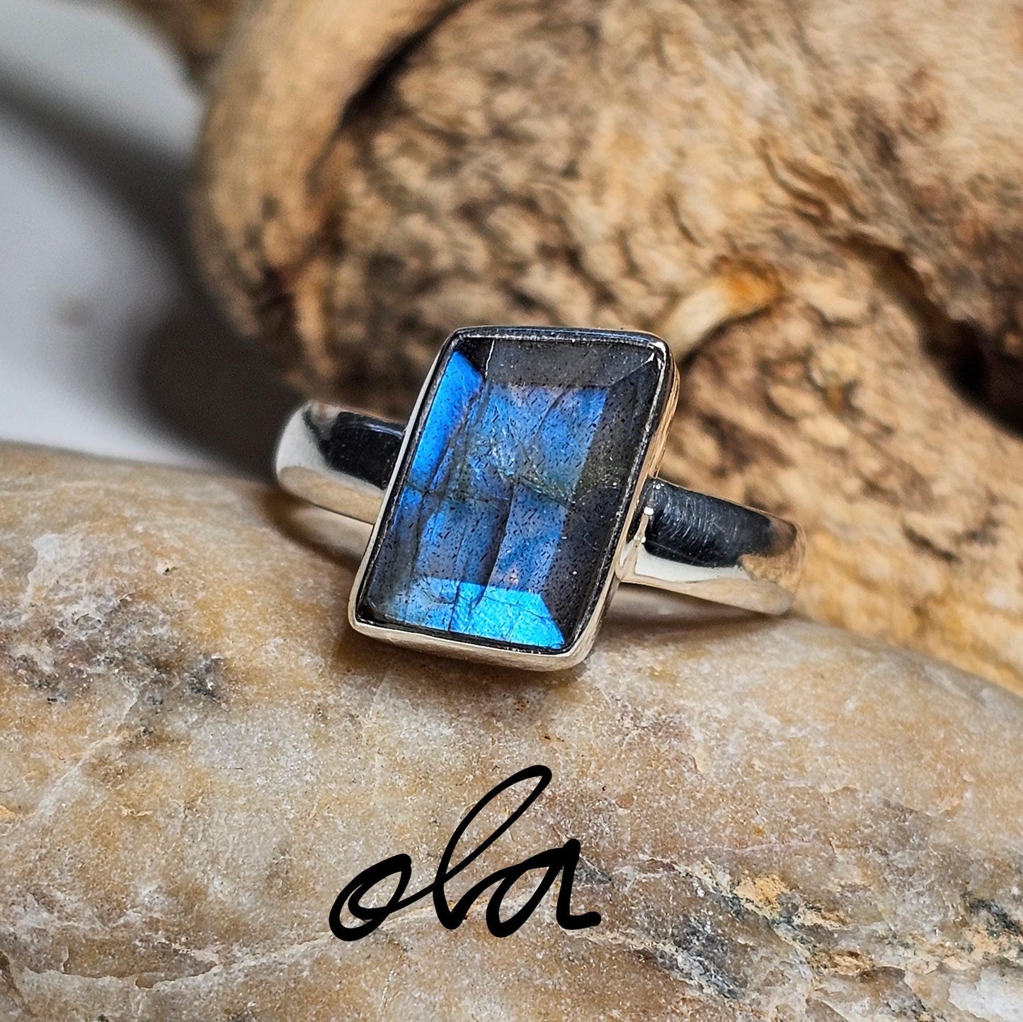 Labradorit-Ring in 925 Silber gefasst
