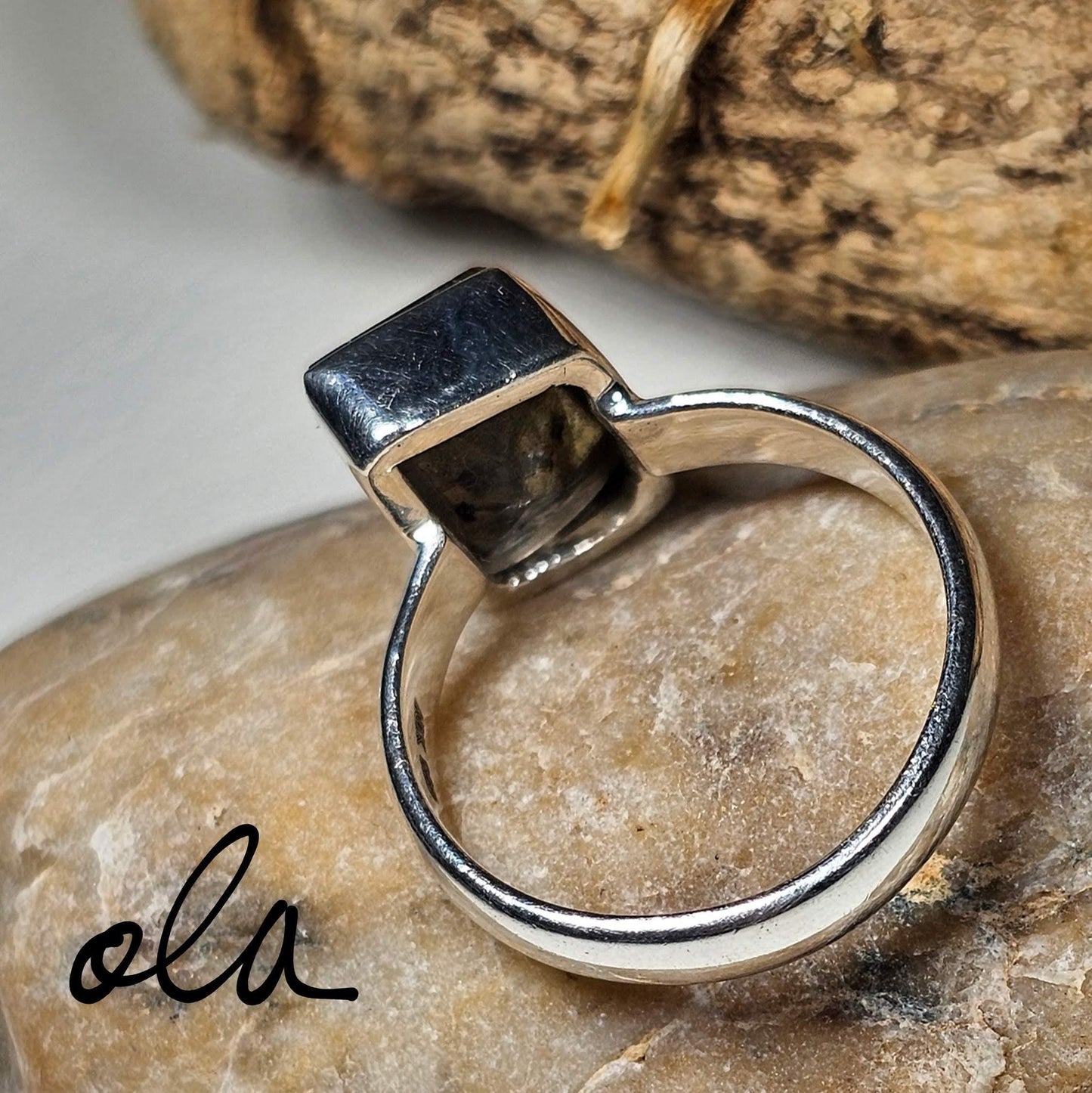 Labradorit-Ring in 925 Silber gefasst