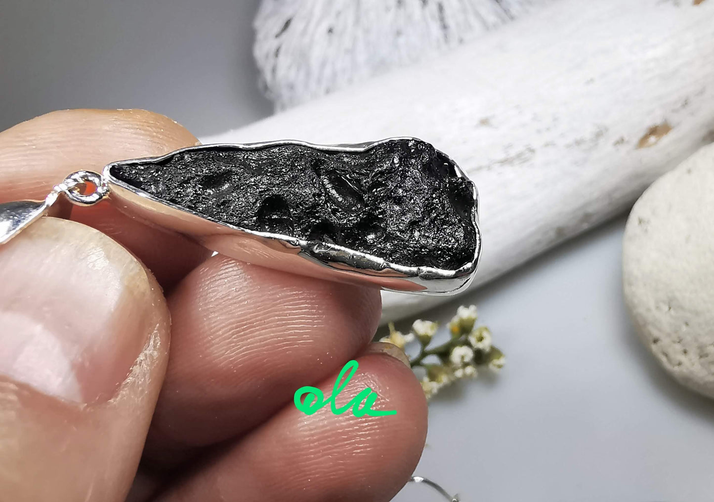 Ohrringe mit Tektit in 925 Silber gefasst
