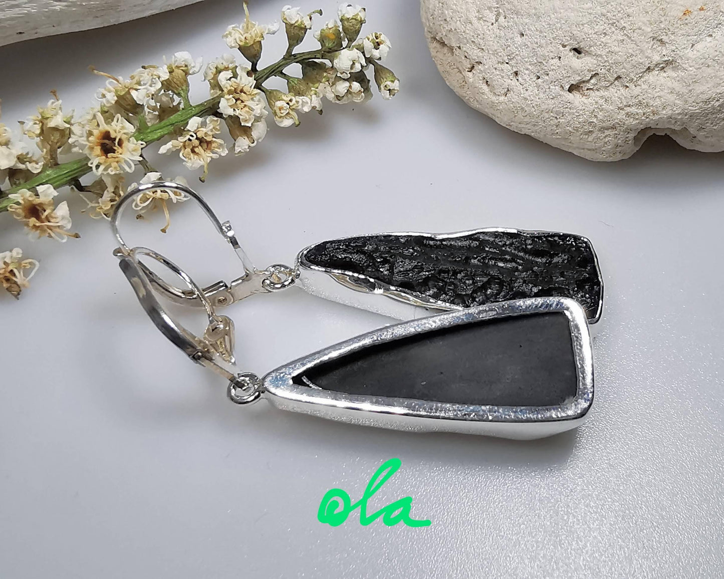 Ohrringe mit Tektit in 925 Silber gefasst