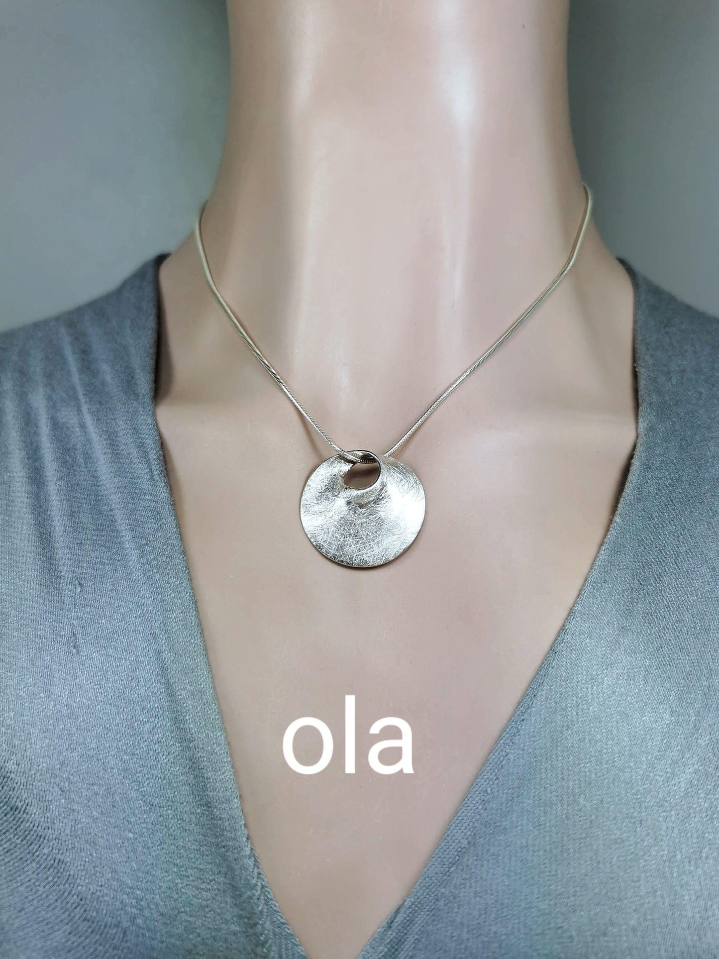 Anhänger aus mattierten Silber