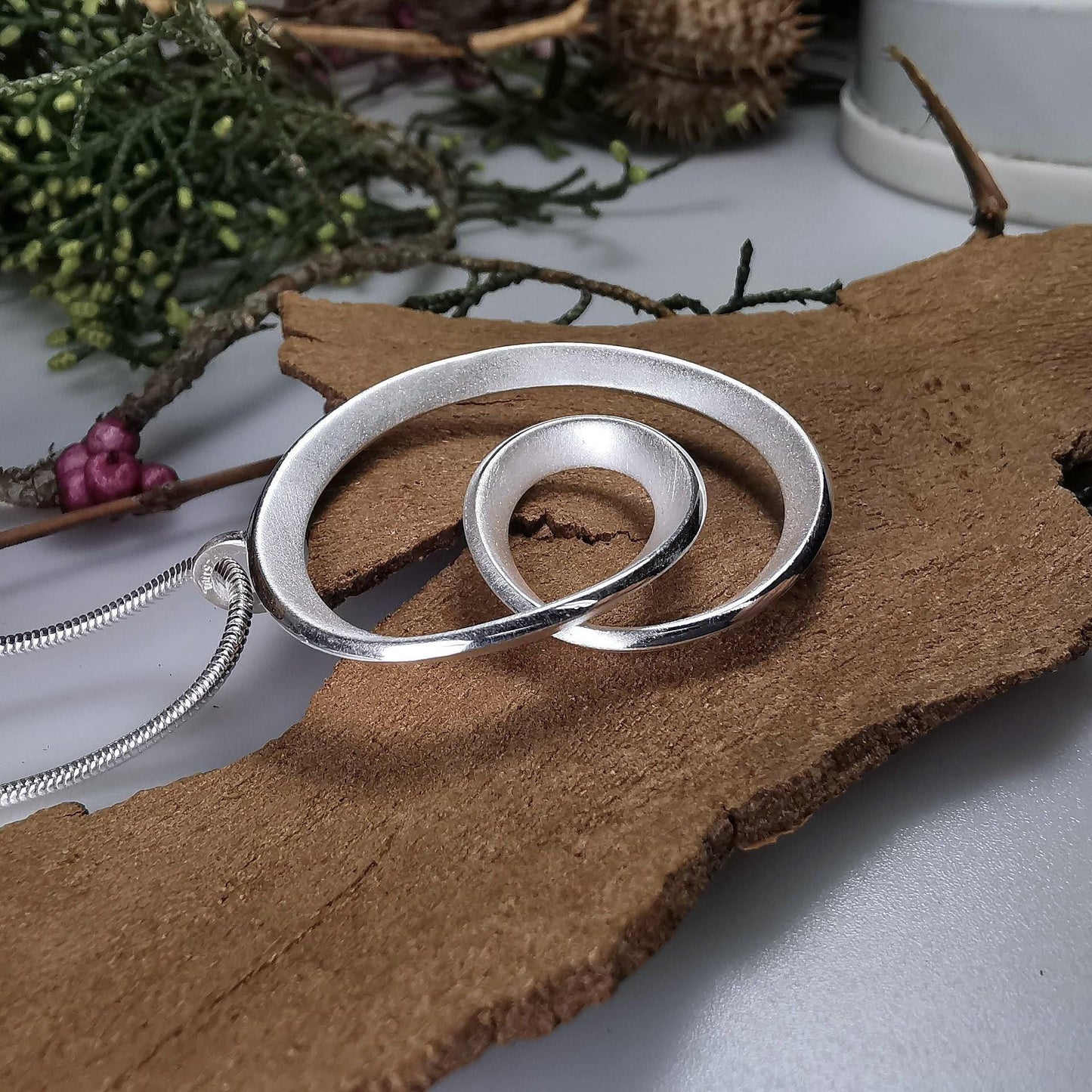 Ausgefallene Anhänger aus 925 Silber ,Endlos