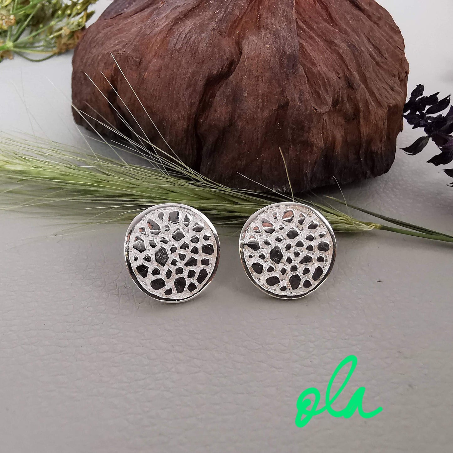 Ohrstecker aus 925 Silber rund mit Noppen