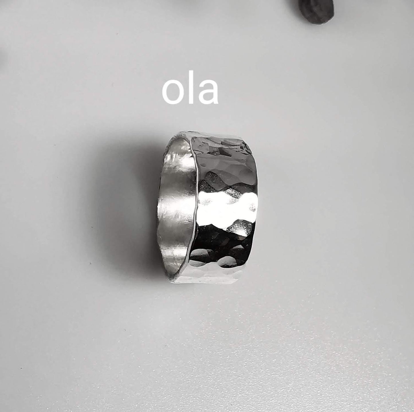 Ring aus 925 Silber gehämmert