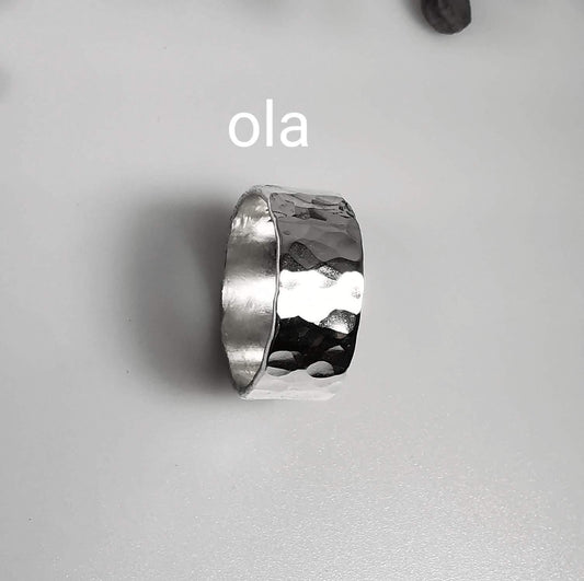 Ring aus 925 Silber gehämmert