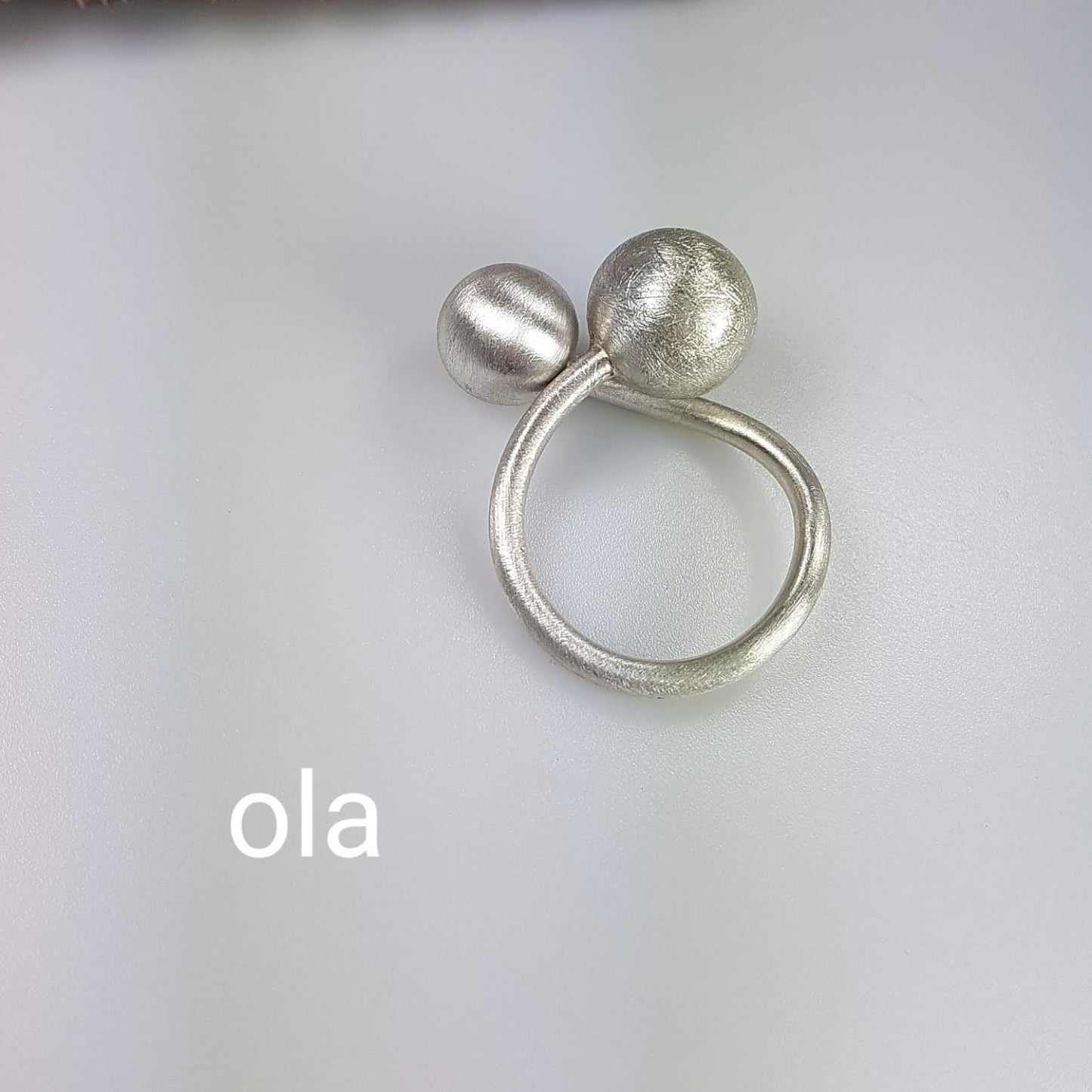 Ring mit Kugel aus 925 Silber