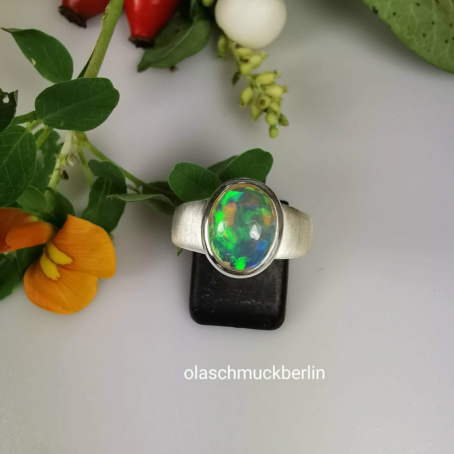 Opal Ring in 925 Silber gefasst