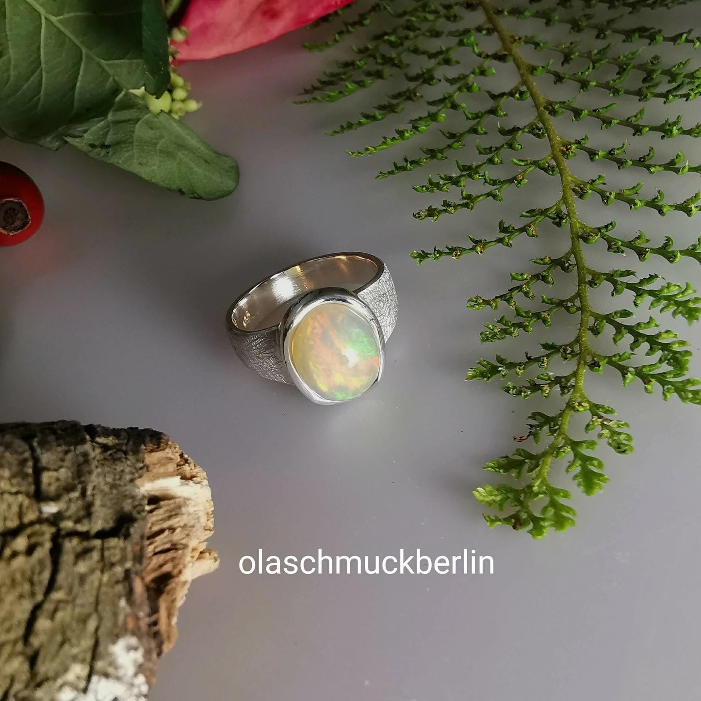 Opal Ring in 925 Silber gefasst