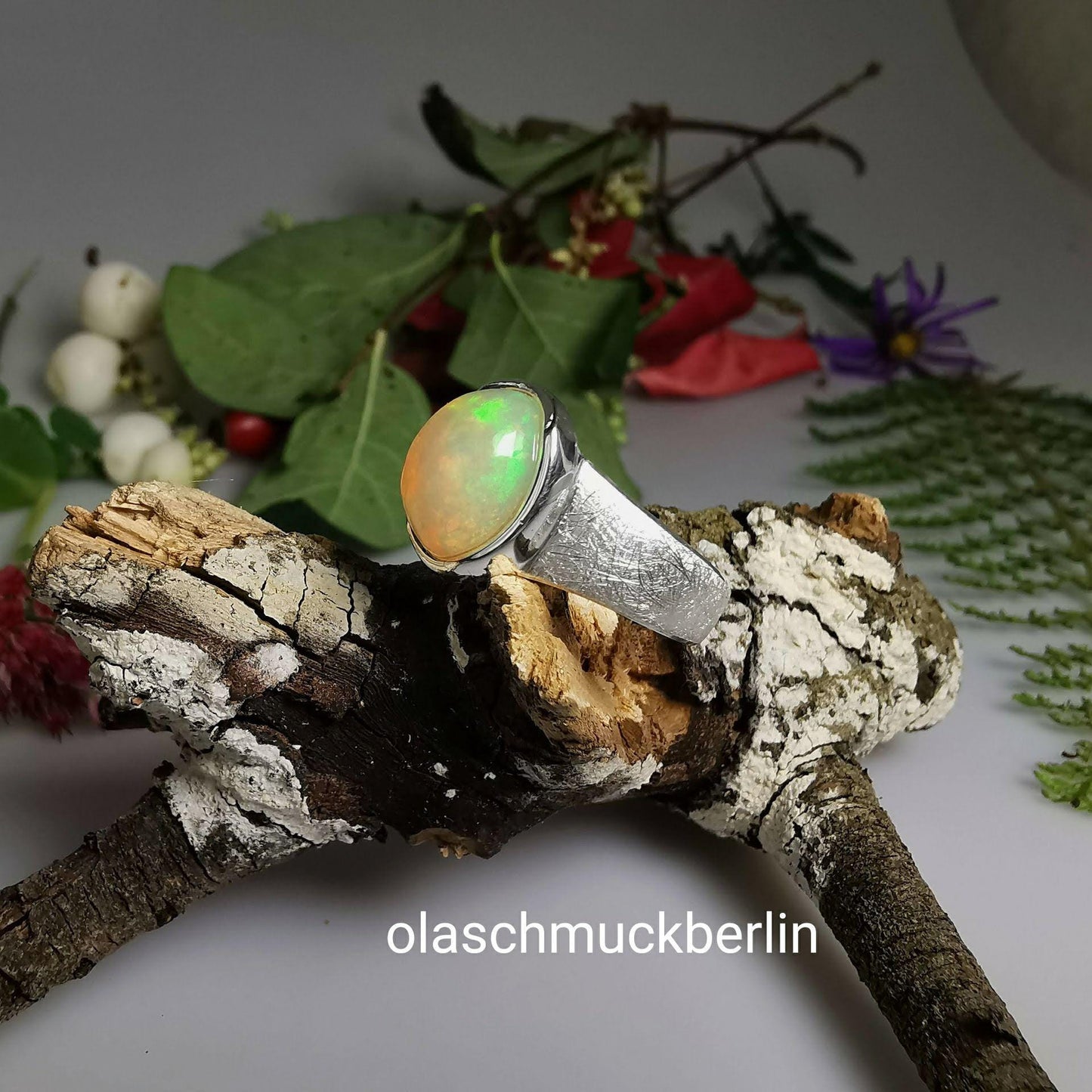 Opal Ring in 925 Silber gefasst