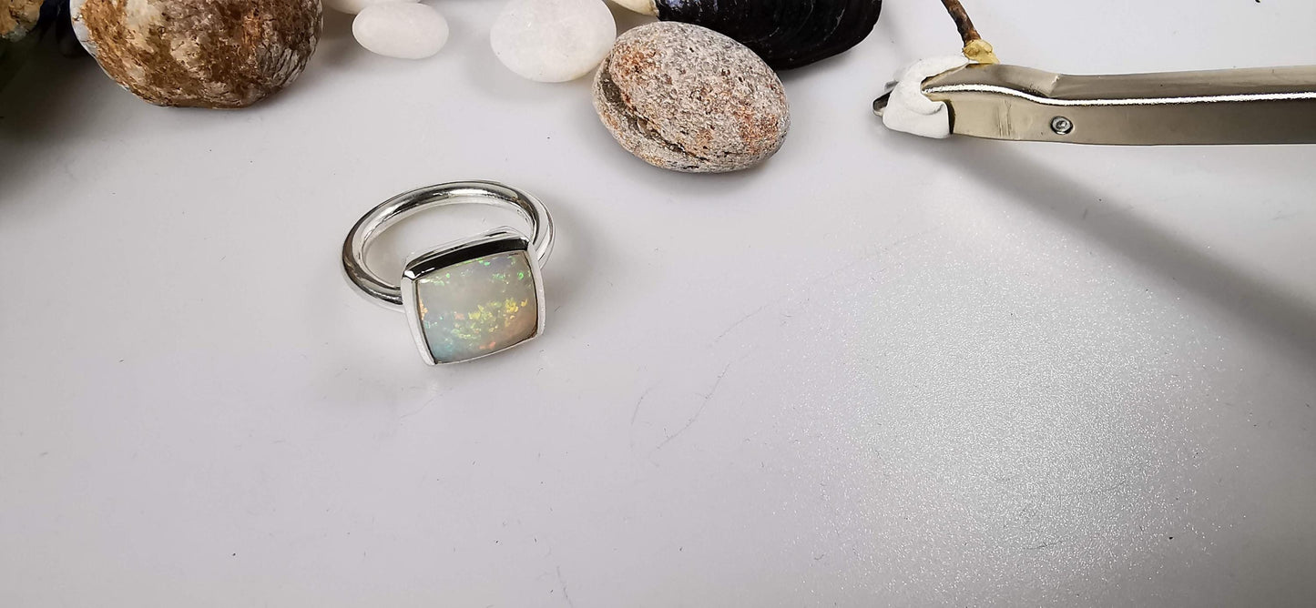 Opal Ring in 925 Silber gefasst