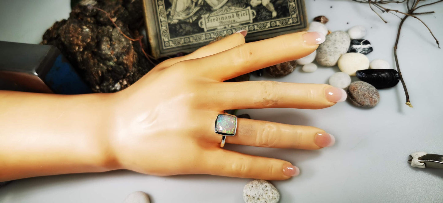 Opal Ring in 925 Silber gefasst