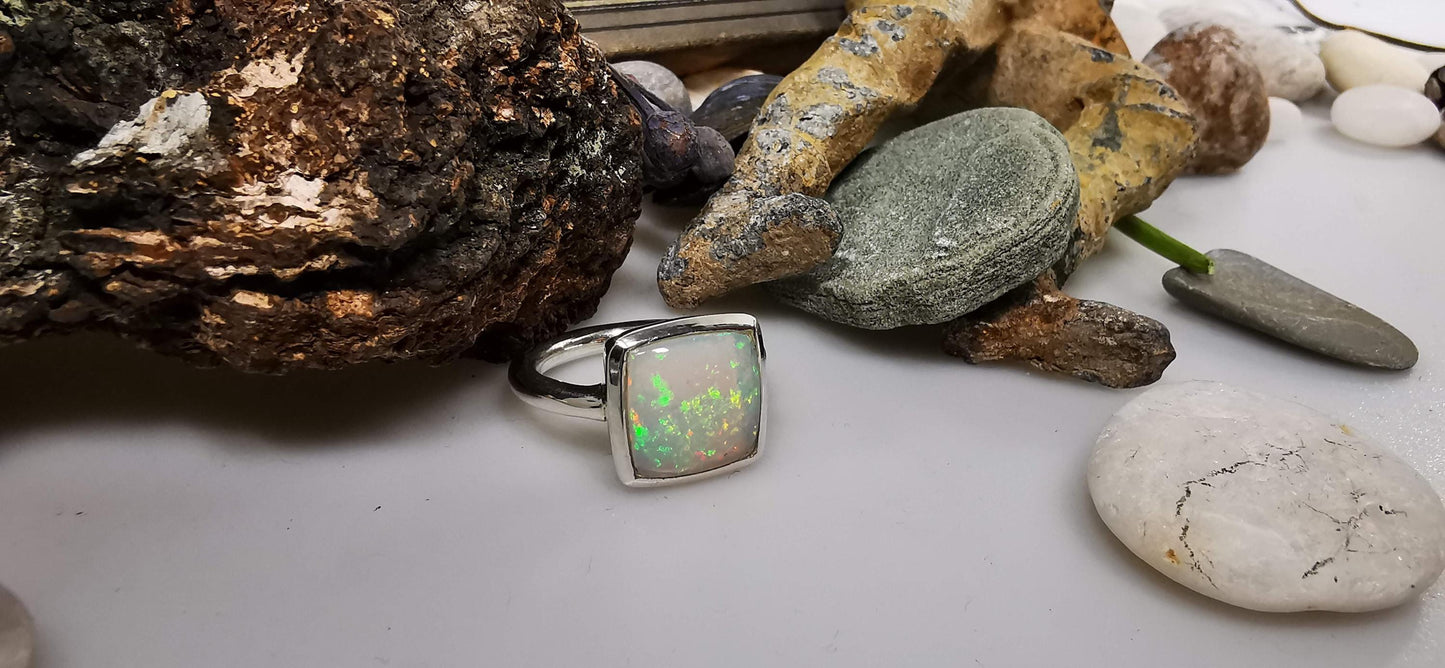 Opal Ring in 925 Silber gefasst