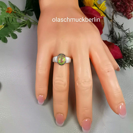 Opal Ring in 925 Silber gefasst
