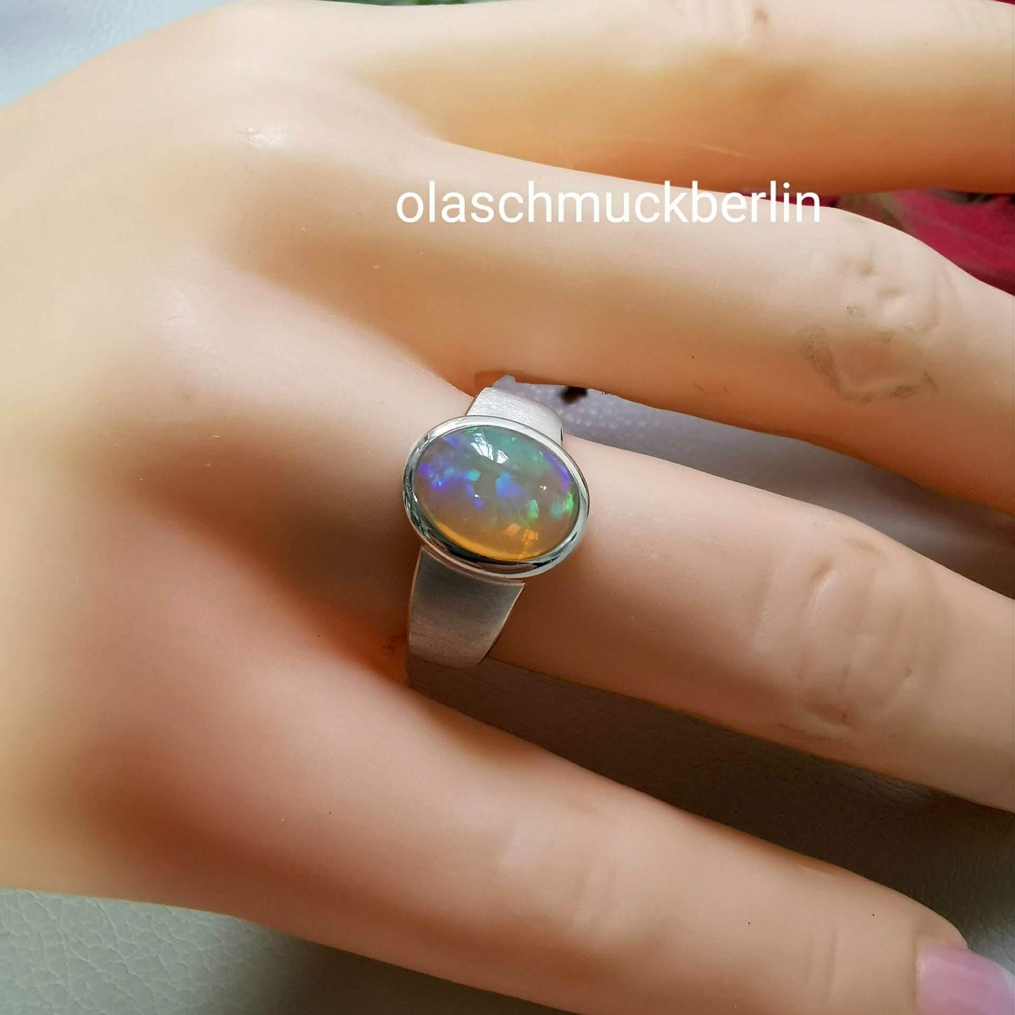 Opal Ring in 925 Silber gefasst